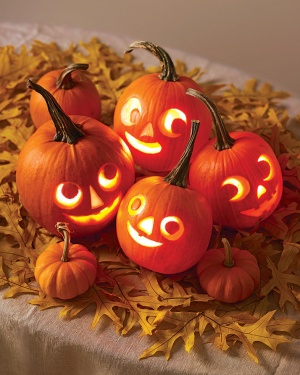 MINI HALLOWEEN CARVING - Copy
